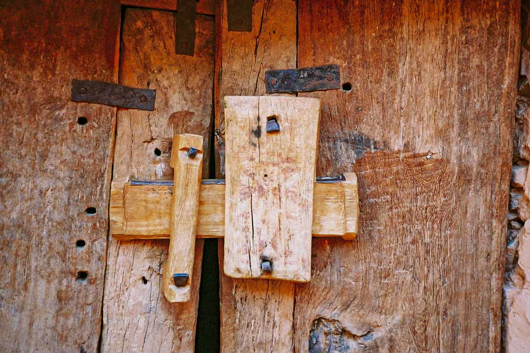 La porte d'une des bibliothèques de Chinguetti